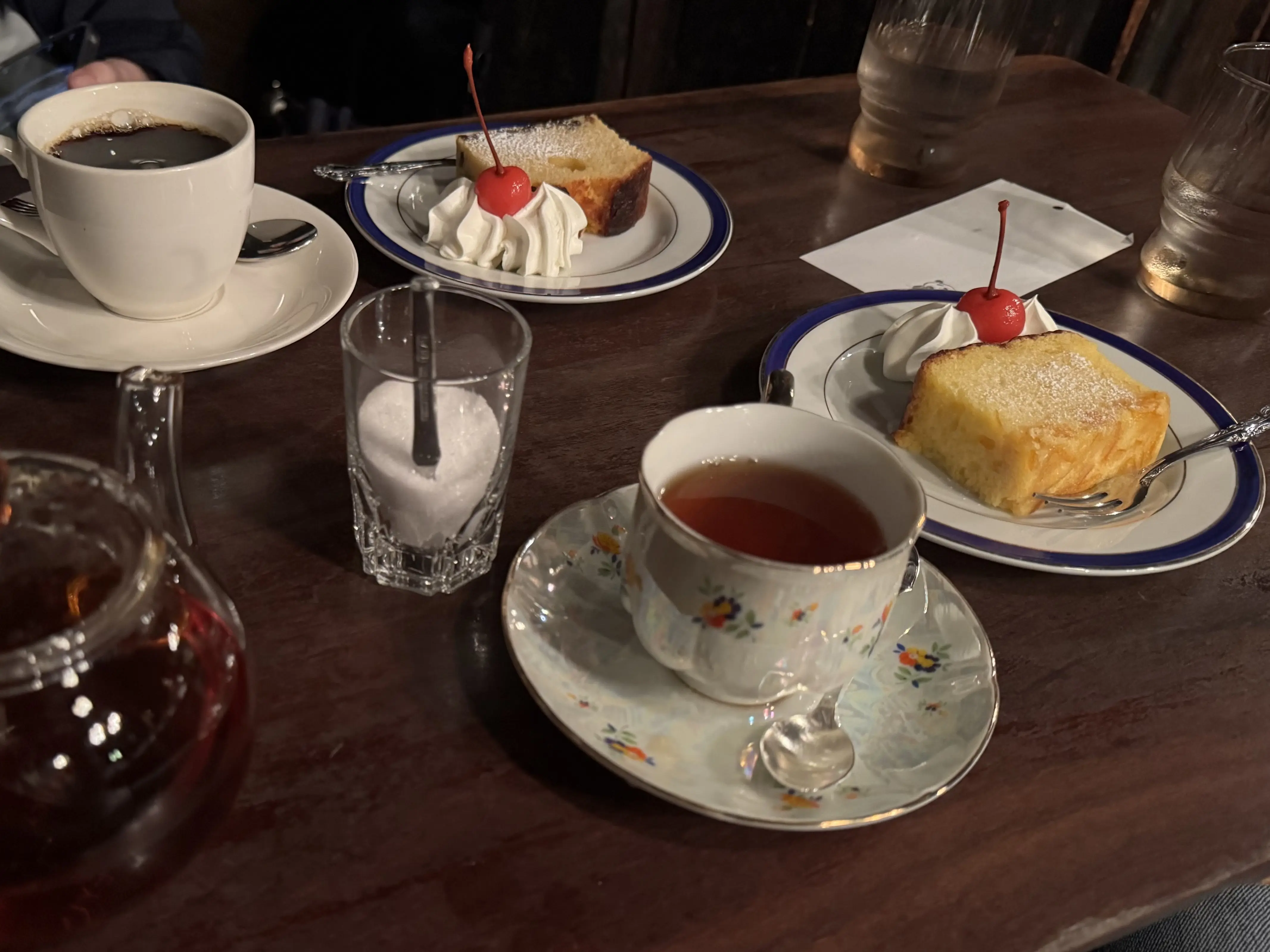 ラドリオのケーキと紅茶とコーヒー